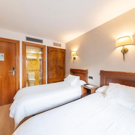 Hostal Sin Recep24H Puerta De La Villa - Pet Friendly & Restaurante Almazán Exterior foto