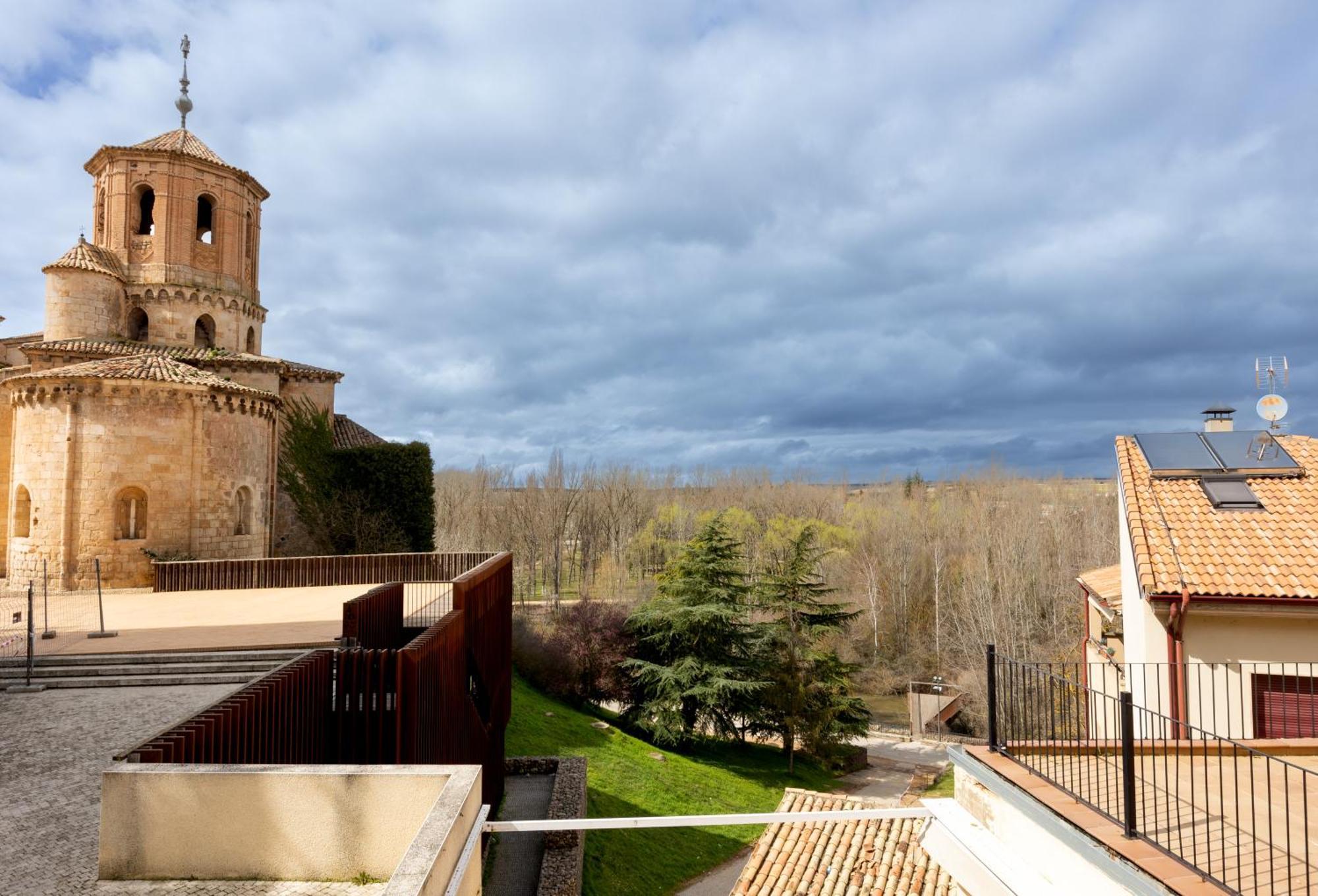 Hostal Sin Recep24H Puerta De La Villa - Pet Friendly & Restaurante Almazán Exterior foto