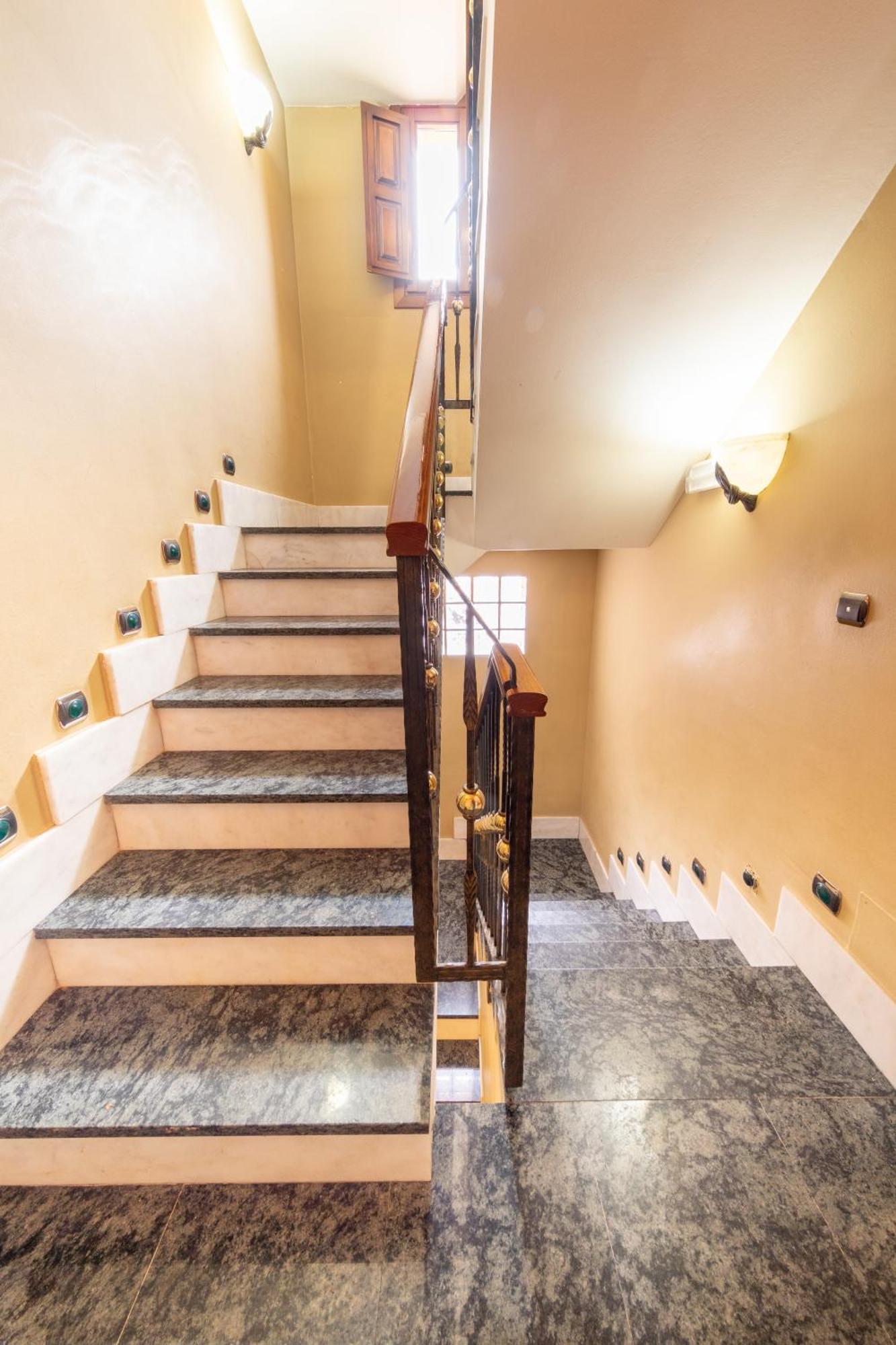 Hostal Sin Recep24H Puerta De La Villa - Pet Friendly & Restaurante Almazán Exterior foto