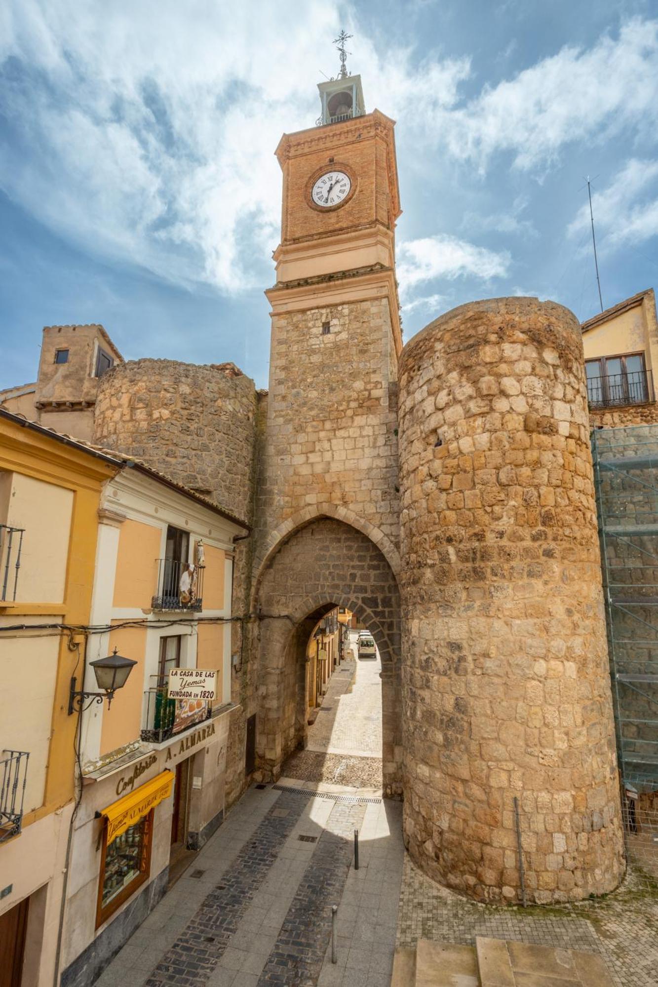 Hostal Sin Recep24H Puerta De La Villa - Pet Friendly & Restaurante Almazán Exterior foto