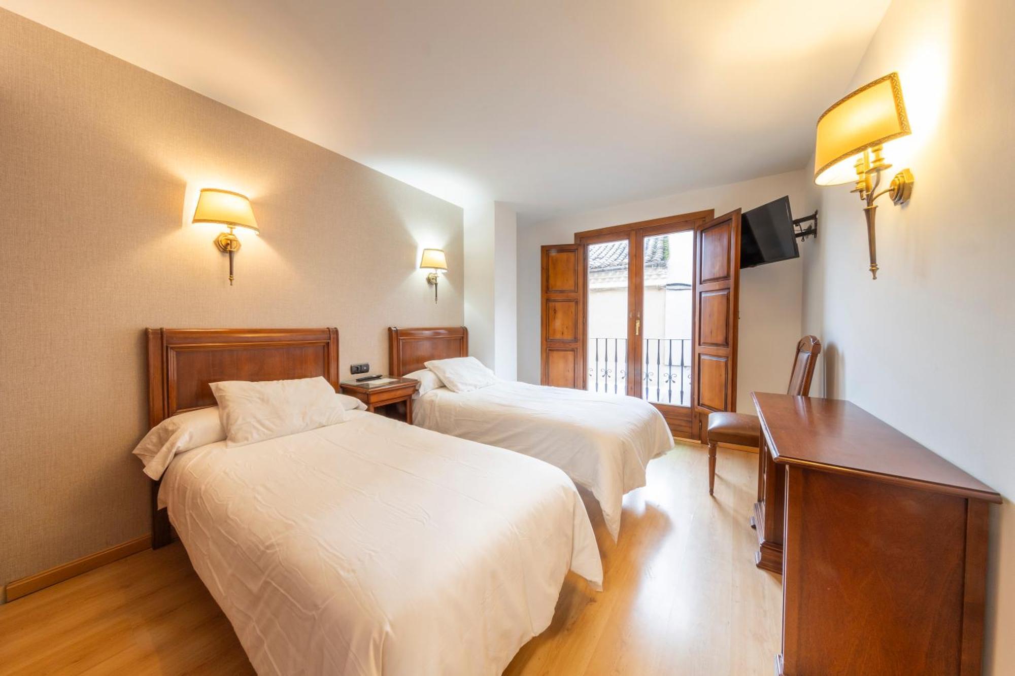 Hostal Sin Recep24H Puerta De La Villa - Pet Friendly & Restaurante Almazán Exterior foto