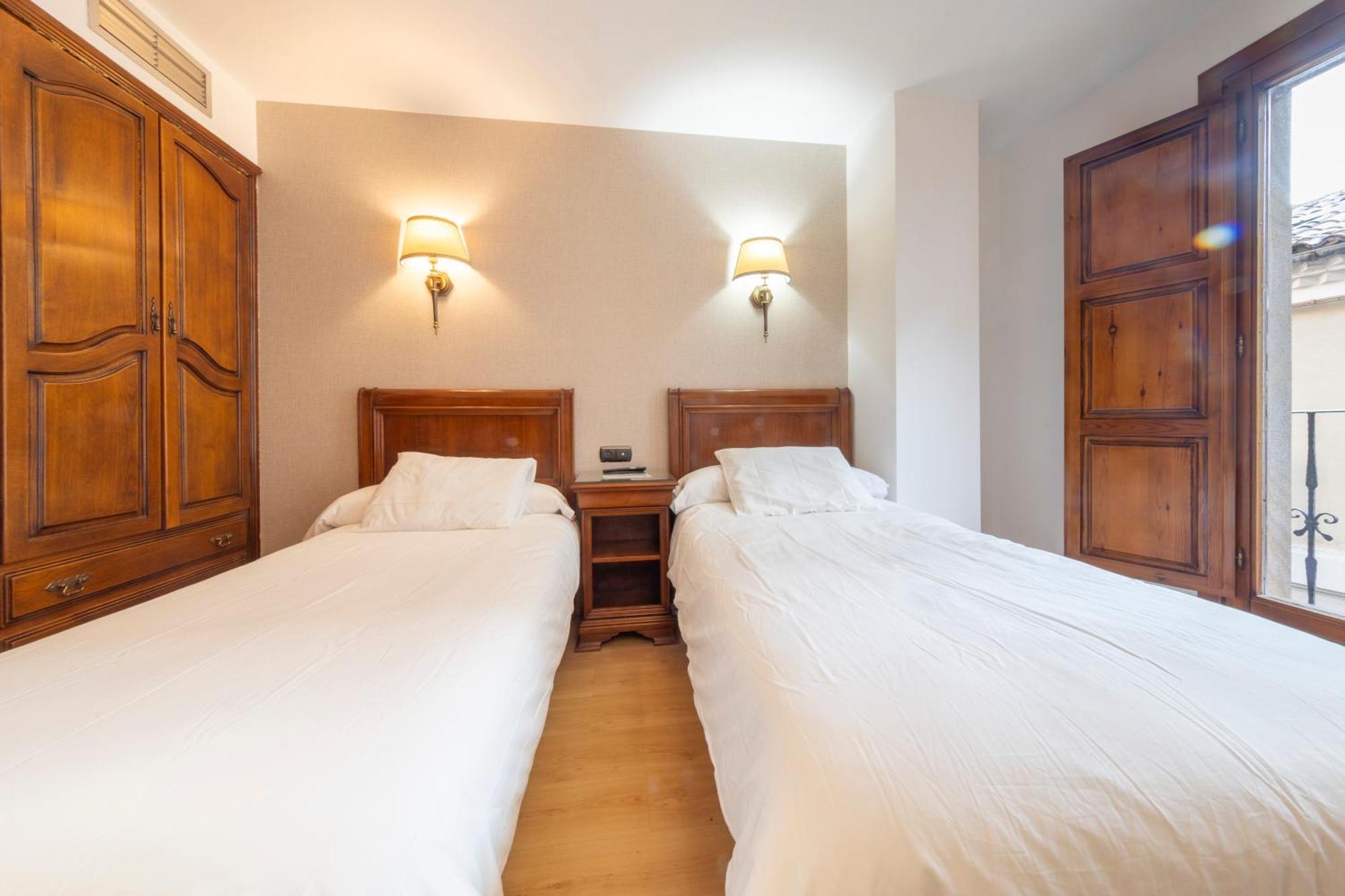 Hostal Sin Recep24H Puerta De La Villa - Pet Friendly & Restaurante Almazán Exterior foto