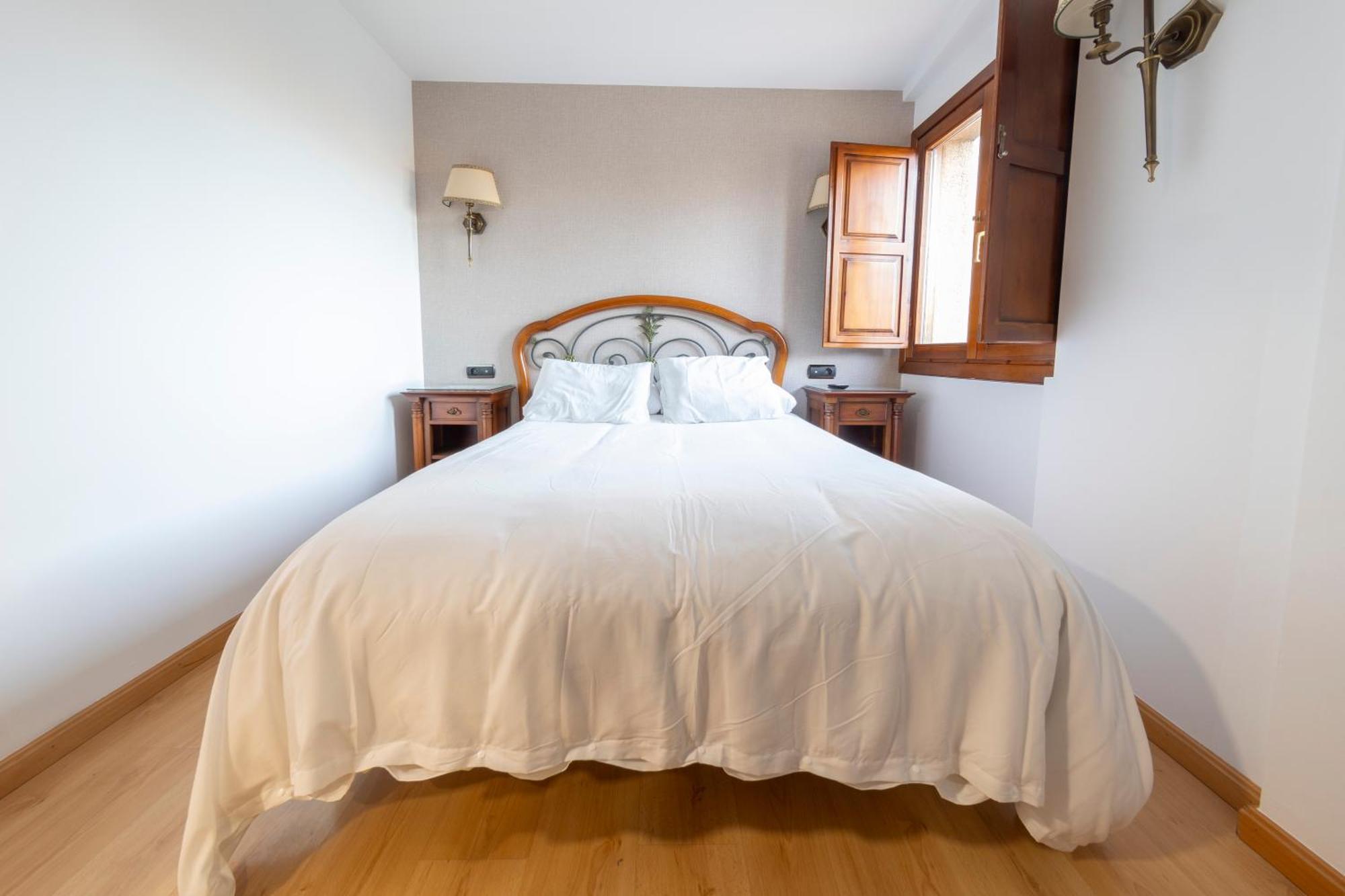 Hostal Sin Recep24H Puerta De La Villa - Pet Friendly & Restaurante Almazán Exterior foto
